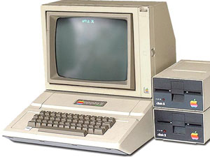 apple II first computer with a color display 1977