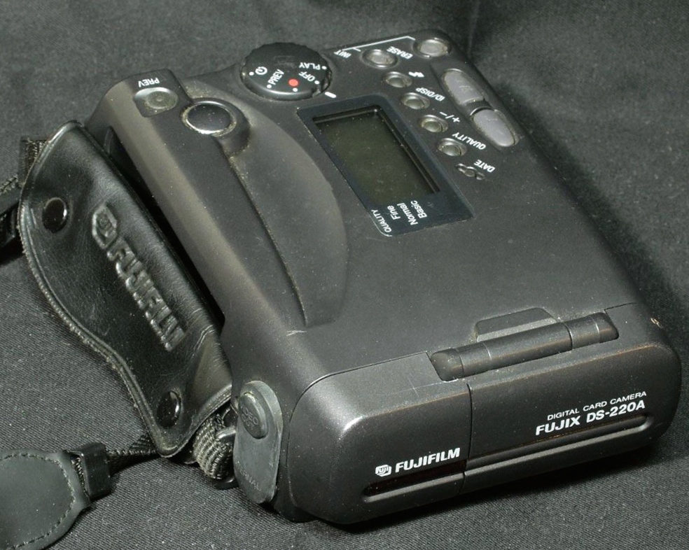 Fuji DS-220A digital camera